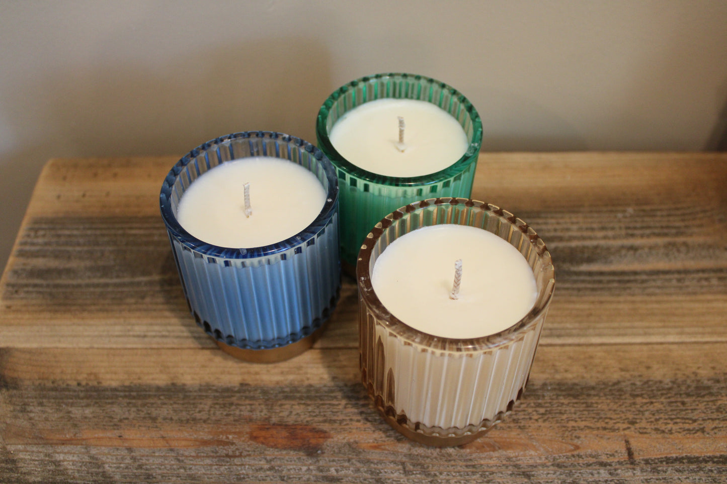 Soy-Coconut 4.5 ounce Glass Ribbed Decorative Candle (more colors)
